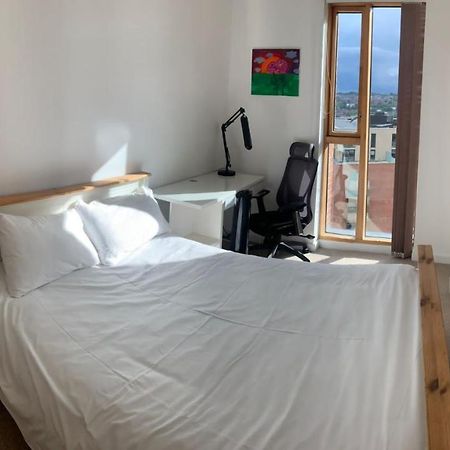 2 Bed Apartment In Granary Wharf Leeds Leeds  Buitenkant foto