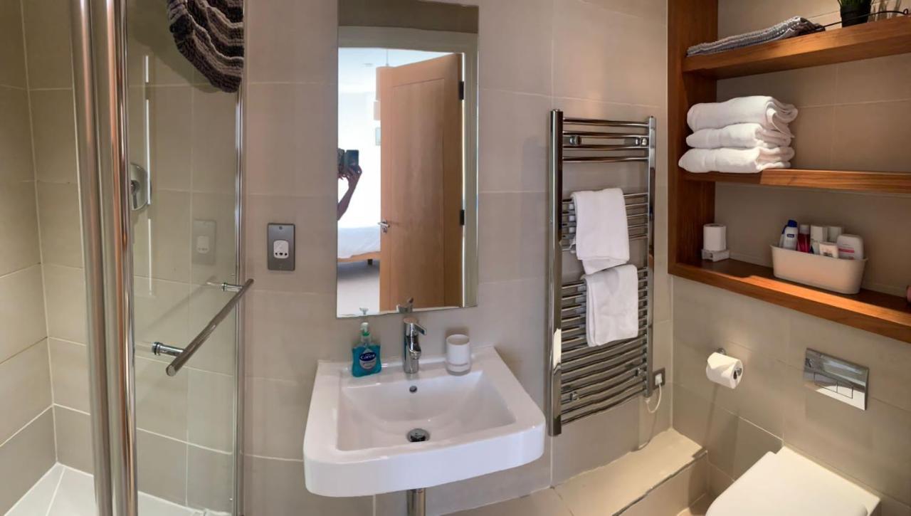2 Bed Apartment In Granary Wharf Leeds Leeds  Buitenkant foto